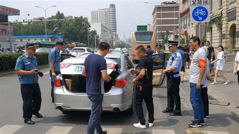 济南网约车新政首日：十余网约车“裸奔”被“逮”最高罚3万_凤凰网