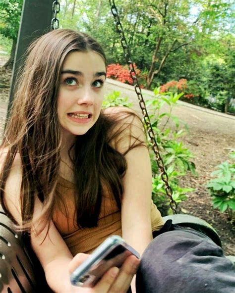 Pin by Samuel Vasconcelos on Roupas da moda | Karen jackson shameless, Girl face, Girl