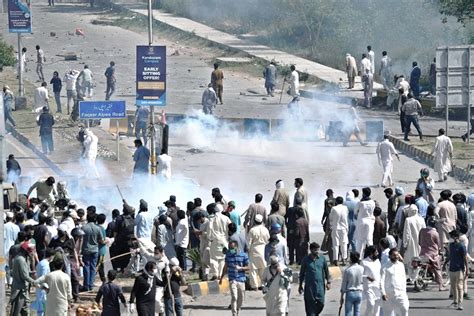 Dismay to elation—emotions swirl as Kashmiris watch Pakistan THE NEW ...