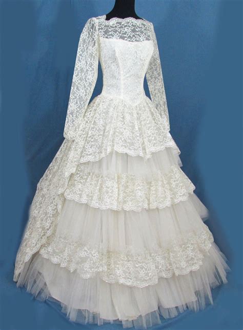 Vintage 1959 lace & tulle full skirt wedding dress - Tiered - long layered lace back | Wedding ...