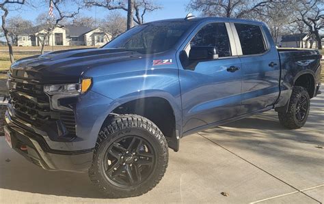 chevy 2500 trail boss is a beast of a truck