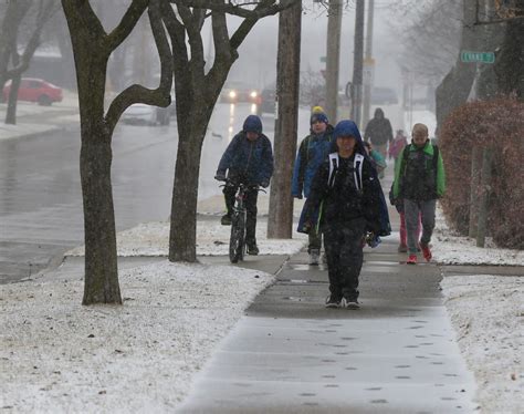 Love it or hate it: The best winter photos in Oshkosh through the years