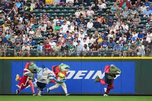 How Humpy, the water wings-wearing salmon mascot, became a Mariners fan ...