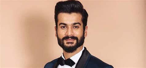 Move Over Sunny Kaushals Sneakers As He Ramps Up In A Desi Outfit With ...