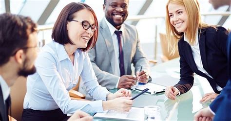 Image of Business Owner during Pandemic 的图像结果