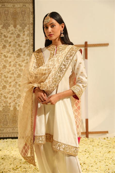 Intezaar Short Kurta with Salwar and Dupatta – Ganpatis