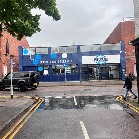 PITCHERS SPORTS BAR (2025) All You Need to Know BEFORE You Go (with ...