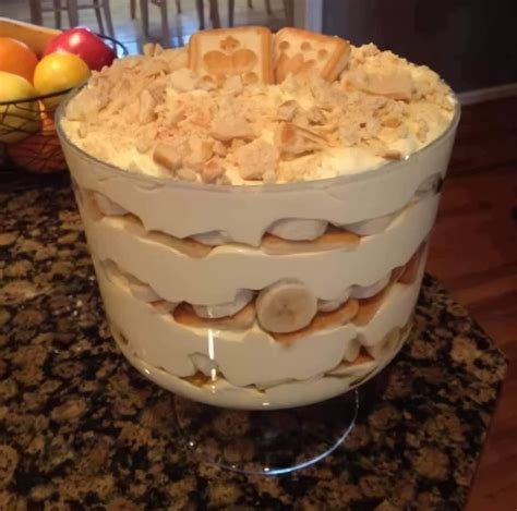 Paula Deen Not Yo Mama’s Banana Pudding | Recipeera
