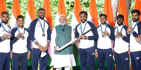 Paris Olympics 2024: पीएम मोदी ने की पेरिस से लौटे एथलीटों से मुलाकात ...