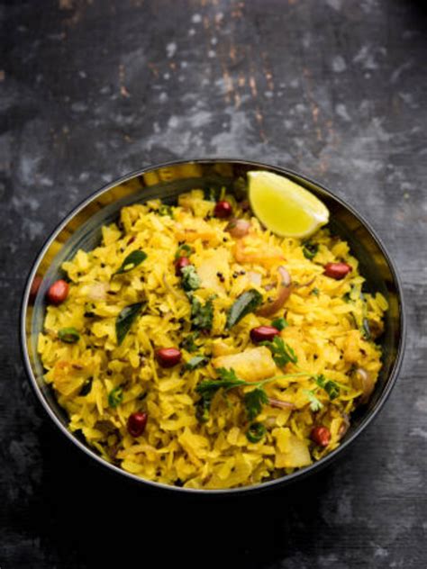 Poha Banane ki Recipe | Quick and Easy Poha Recipe for a Flavorful ...