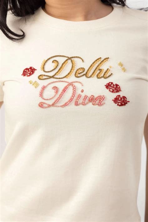 Delhi Diva Classic Tee – Past Modern