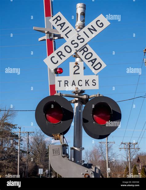 Railroad crossing warning sign on hi-res stock photography and images ...