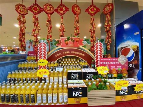 华联超市春节门店陈列、氛围营造！_商品