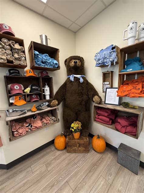 Hangry Bear Creamery | Kennett Collaborative