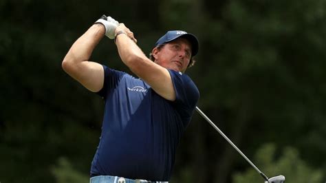 Phil Mickelson struggles with focus as Presidents Cup hopes hang in ...