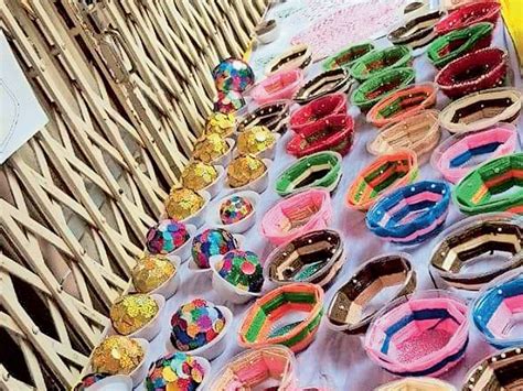 દિવ્યાંગ બાળકોને પગભર કરવા બે મહિલાએ બાંધ્યો સેતુ, દીવડાં અને રાખડી ...