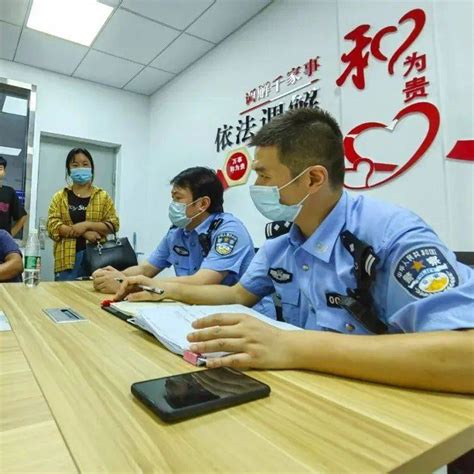 安徽芜湖：公安交警进校园送安全-人民图片网