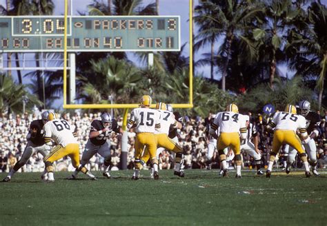 One great photo from every Super Bowl in history