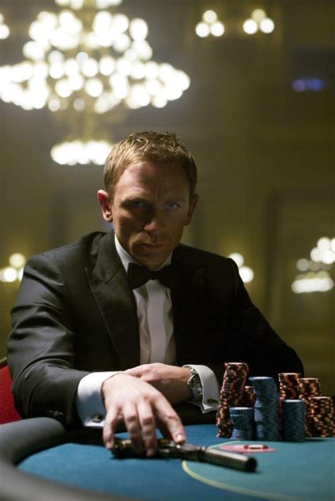 《007：大战皇家赌场》3/3：丹尼尔克雷格扮演的邦德 让我们看到了一个 全新有血有肉的007_高清1080P在线观看平台_腾讯视频