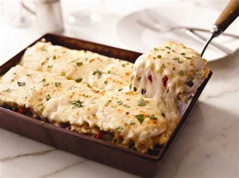 McKell's Closet: Creamy White Chicken & Artichoke Lasagna  