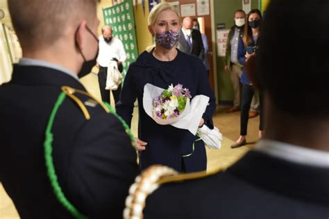 Kentucky First Lady visits Fort Knox to celebrate Month of Military ...
