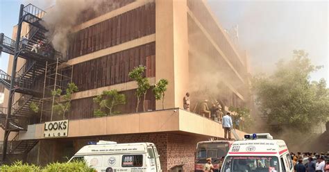 Lucknow authorities order demolition of hotel after fire kills four