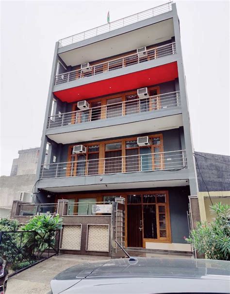 Hotel O Diamond Inn Near Noida Sector 51 Metro Station, OYO Rooms Noida ...