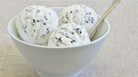 Stracciatella Ice Cream Recipe | Besto Blog