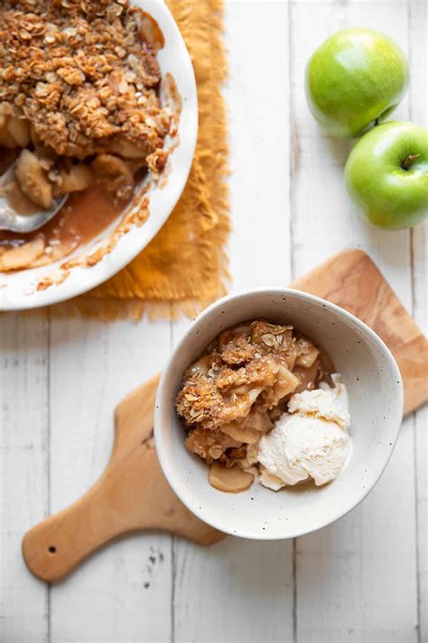 Apple Crisp With Oats Topping - Modern Crumb