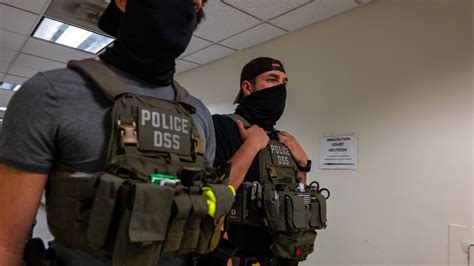 Kenner, Louisiana store owner denies Border Patrol agents