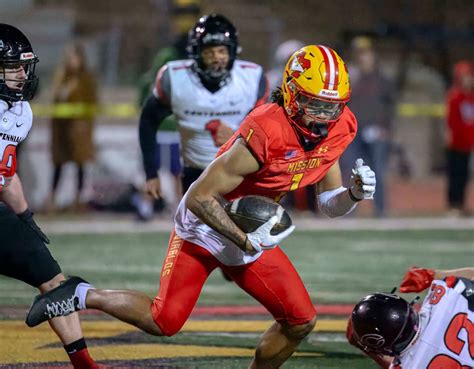 Mission Viejo football’s Phillip Bell III conquers large challenges ...