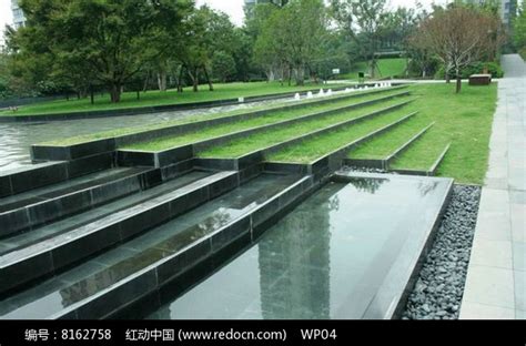 大唐芙蓉园的台阶瀑布流水高清图片下载_红动中国