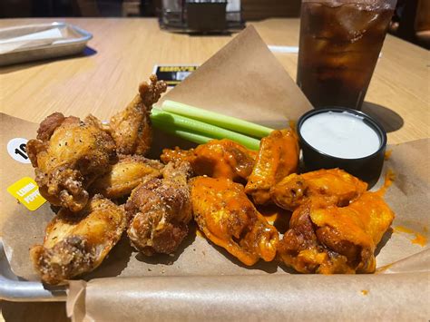 [100+] Buffalo Wild Wings Backgrounds | Wallpapers.com