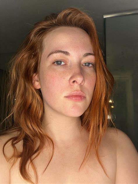 Wild nights, wild hair : r/Faces