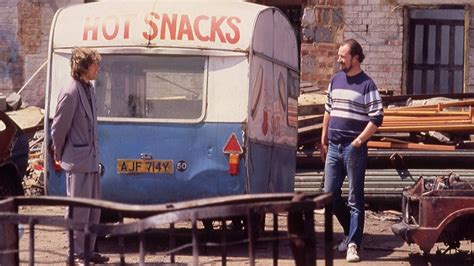 Life Is Sweet (1990) picture