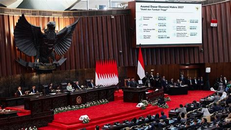 https://awsimages.detik.net.id/visual/2026/05/20/presiden-prabowo-subianto-menyampaikan-pidato-saat-menghadiri-rapat-paripurna-dpr-ri-ke-19-terkait-kem-dan-ppkf-rapbn-2027-di--1779249199036_169.jpeg?q=80&w=900