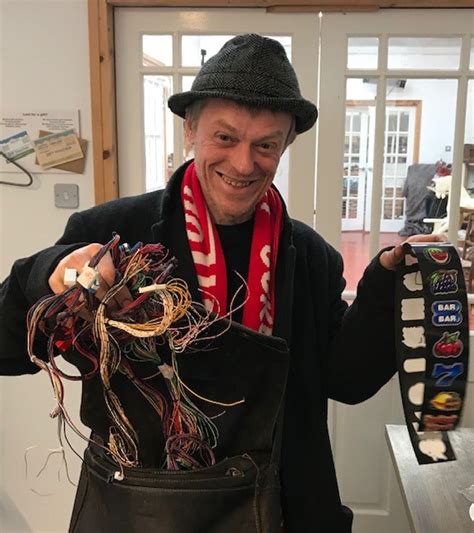 Cigar Box Slide Guitar Tutorial 的图像结果