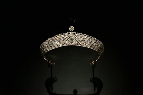 A new Cartier exhibition in Abu Dhabi celebrates the majesty of Islamic ...
