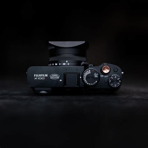 Squarehood The Fujifilm X100VI with our Model P lens hood, and the @moment 10% Cinibloom filter ...