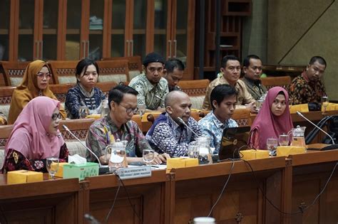 Komisi IX DPR-RI Desak Menkes Kembalikan Status BKMM - FAJAR