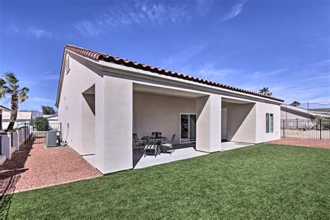 Bright Home w/ Yard, 4 Mi to Colorado River! - Houses for Rent in ...