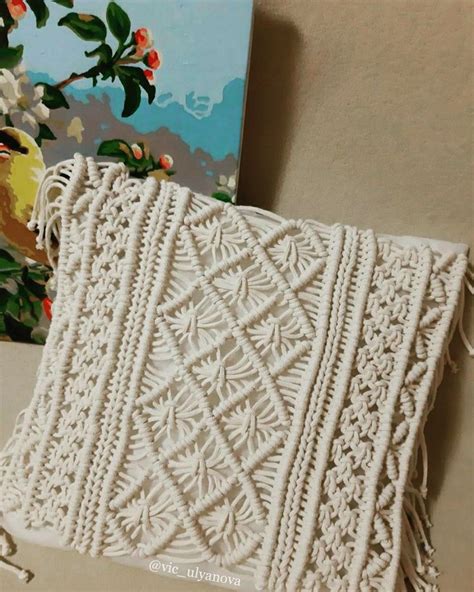 12-Inch Macrame Pillow Tutorial 的图像结果