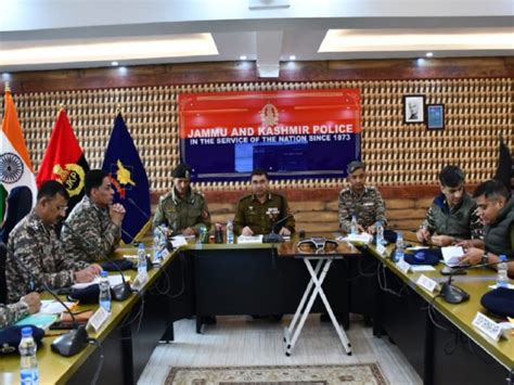 Jammu and Kashmir: IGP Kashmir reviews security in a joint meeting at PCR