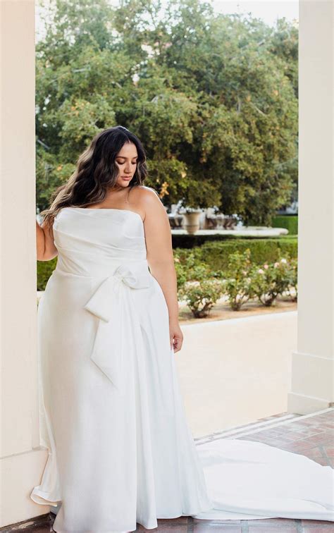 D3631+ | Essense of Australia | Chic Plus Size Off-the-Shoulder A-Line Wedding Dress with ...