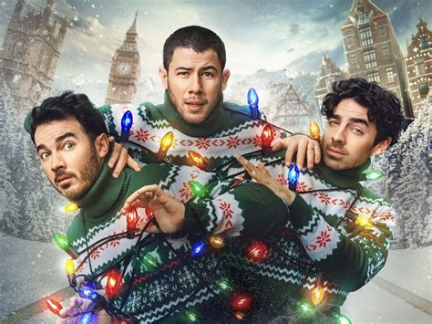 Hot Cocoa song by Gwen Stefani from You Make It Feel Like Christmas ...