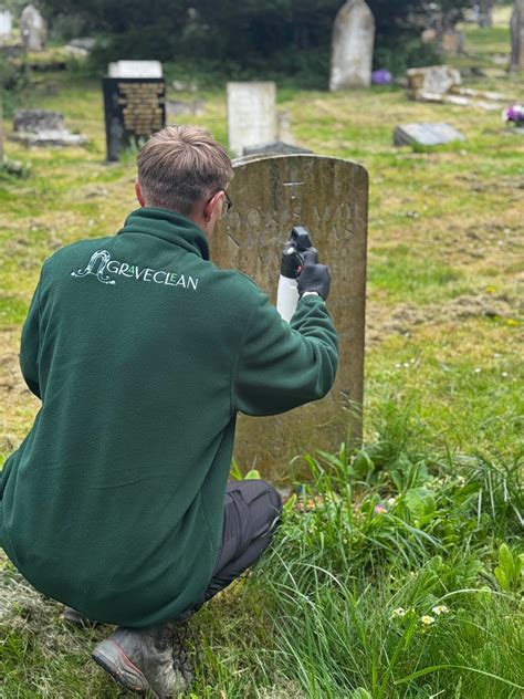 Professional Headstone Cleaning & Grave Care in London | GraveClean