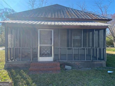 1616 Creswell St, Waycross, GA 31503 | Homes.com