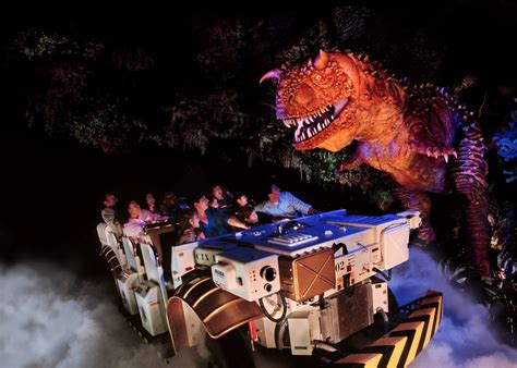 Carnotaurus Animatronic Misshapen and Not Functioning on DINOSAUR at ...