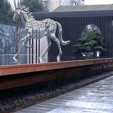 不锈钢几何动物狮子雕塑 - 知乎