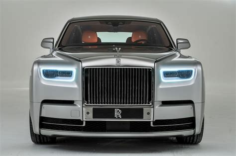 Rolls-Royce reveals its eight-gen flagship model ‘Phantom’ | Autocar ...